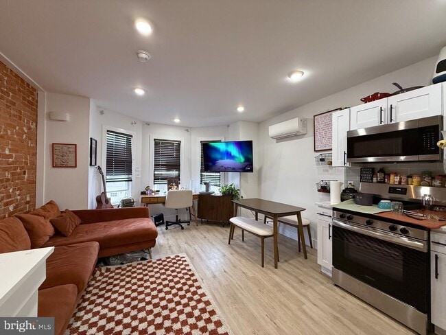 Building Photo - 6136 Chancellor St