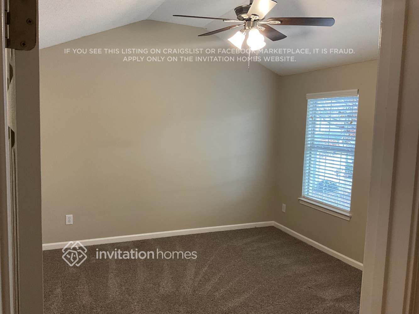 Building Photo - 135 Hidden Creek Dr