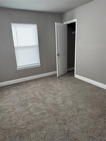 Building Photo - 2016 Deer Path Dr