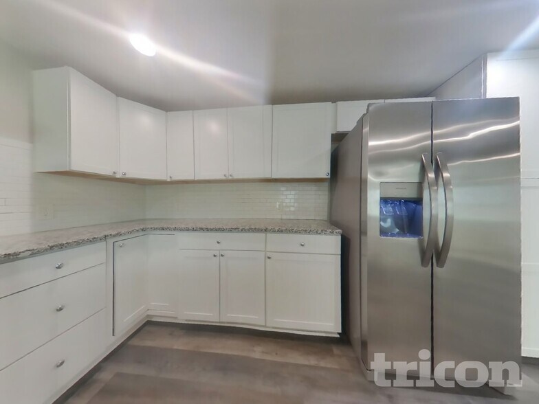 Building Photo - 7330 Cass Cir
