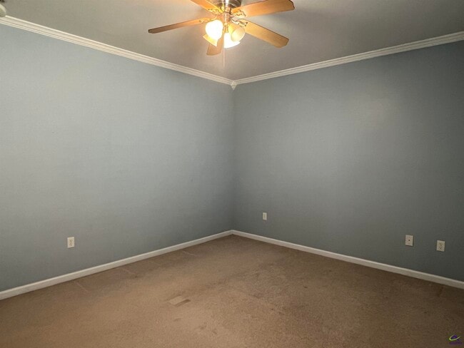 Building Photo - 312 Hearthwood Dr