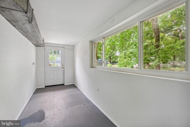Building Photo - 3538 Devon Dr