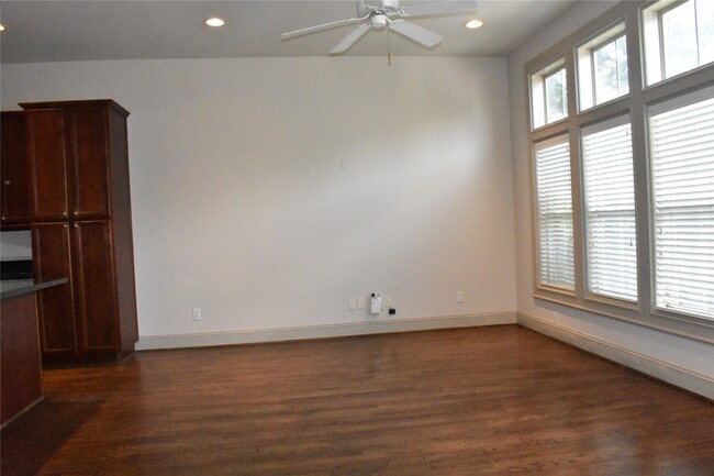 Building Photo - 2922 Leeland St