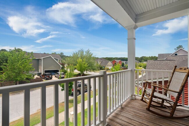 Building Photo - Available now. Beautiful 5 BR/2.5 BA Home in Swygerts Landing!