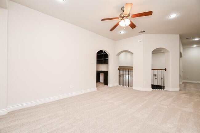 Building Photo - 24210 Madrid Hill Ln