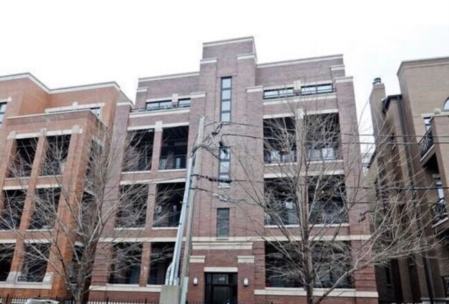 Primary Photo - 675 N Peoria St