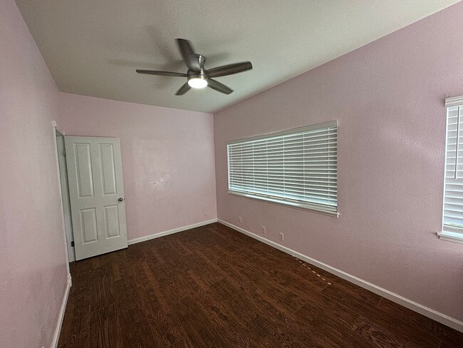 Primary Photo - 1082-1082 Hakala St