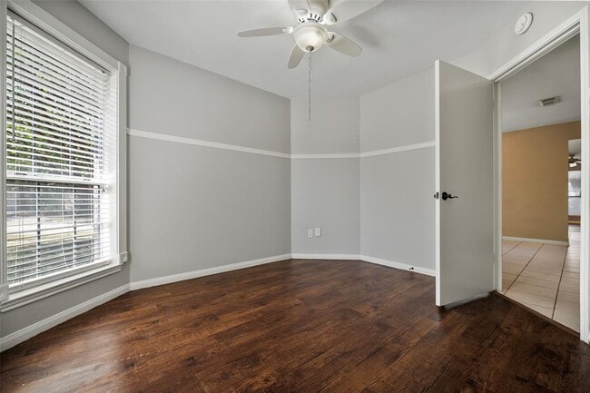 Building Photo - 18103 Gravenhurst Ln
