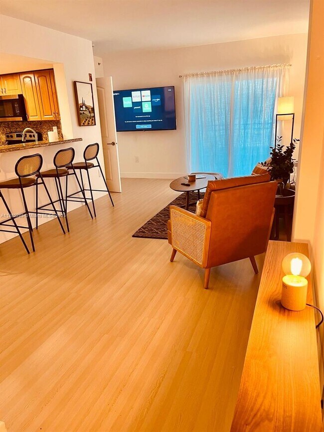 Building Photo - 120 Douglas Rd