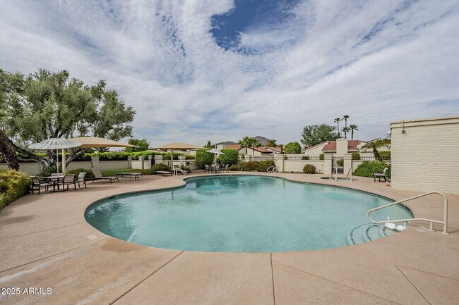 Building Photo - 7322 E Sierra Vista Dr