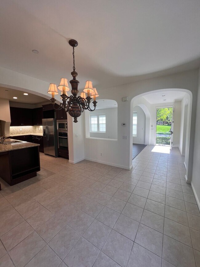 Building Photo - Portola Springs Beauty