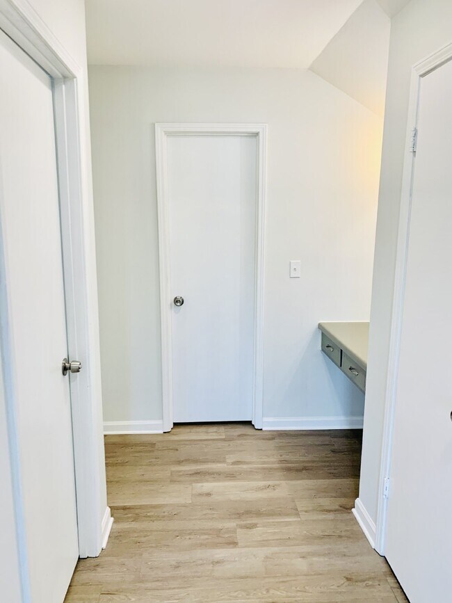 Building Photo - $500 off one month.  Call for details. "Ch...