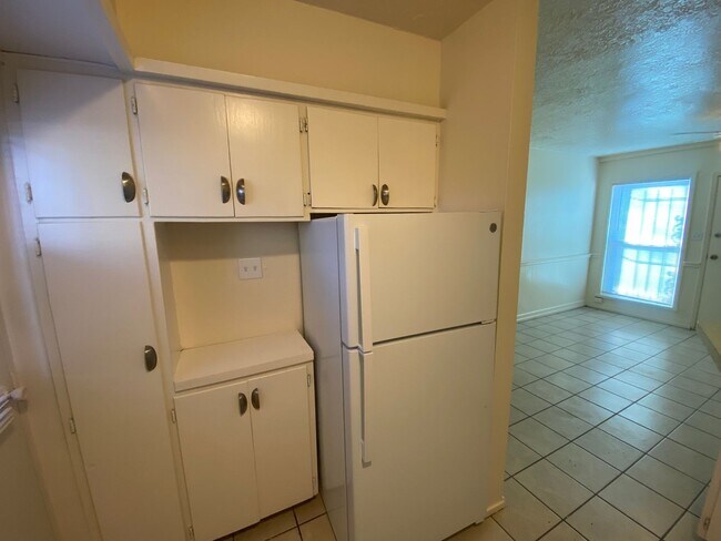 Building Photo - Lead Ave SE-2112-2114