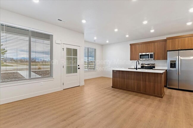 Building Photo - 56 E 1225 S