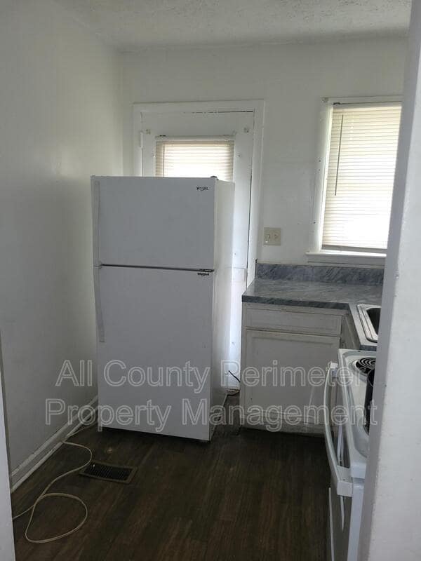 Building Photo - 1879 Chapman Ave