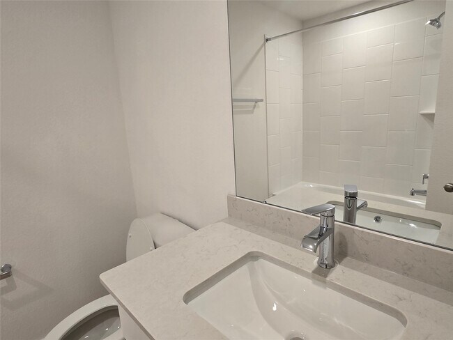 Building Photo - 7826 Calabria Dr