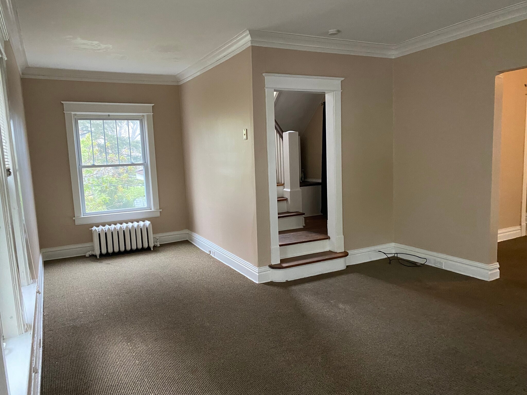 Building Photo - 619 N 17th Ave E