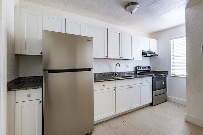 Building Photo - Bright & Modern 1-Bedroom Apartment in Pri...