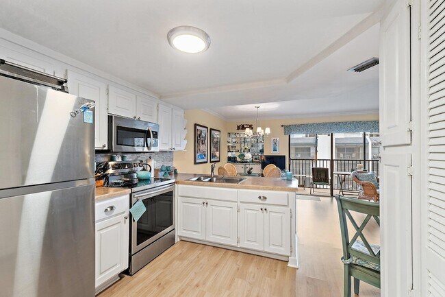 Building Photo - 1605 S US Hwy 1