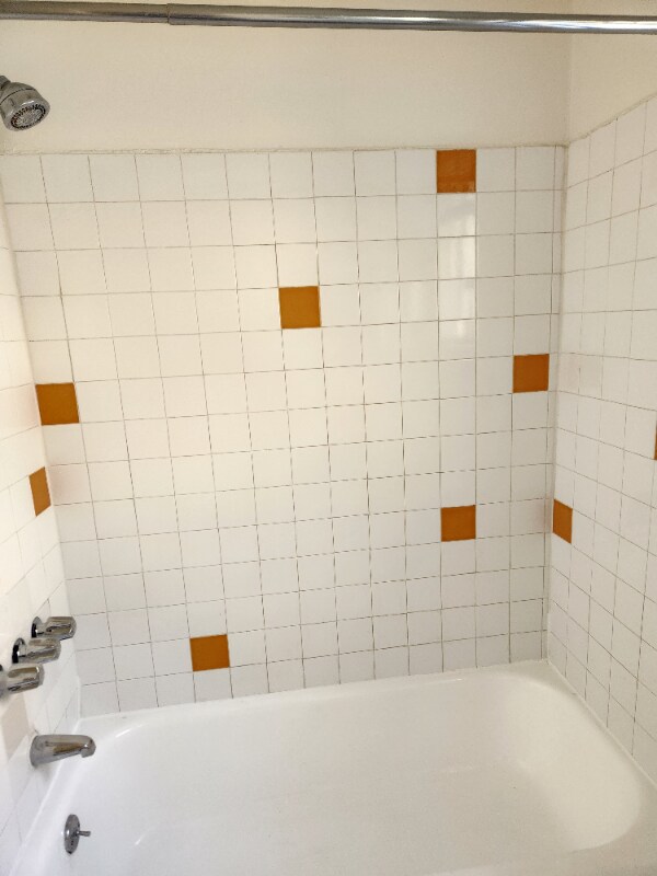 Building Photo - 1909 Beachwood Dr