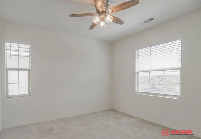 Building Photo - 11610 Campus Park Dr