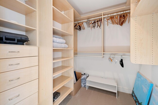 Building Photo - 20 Gilmartin Dr