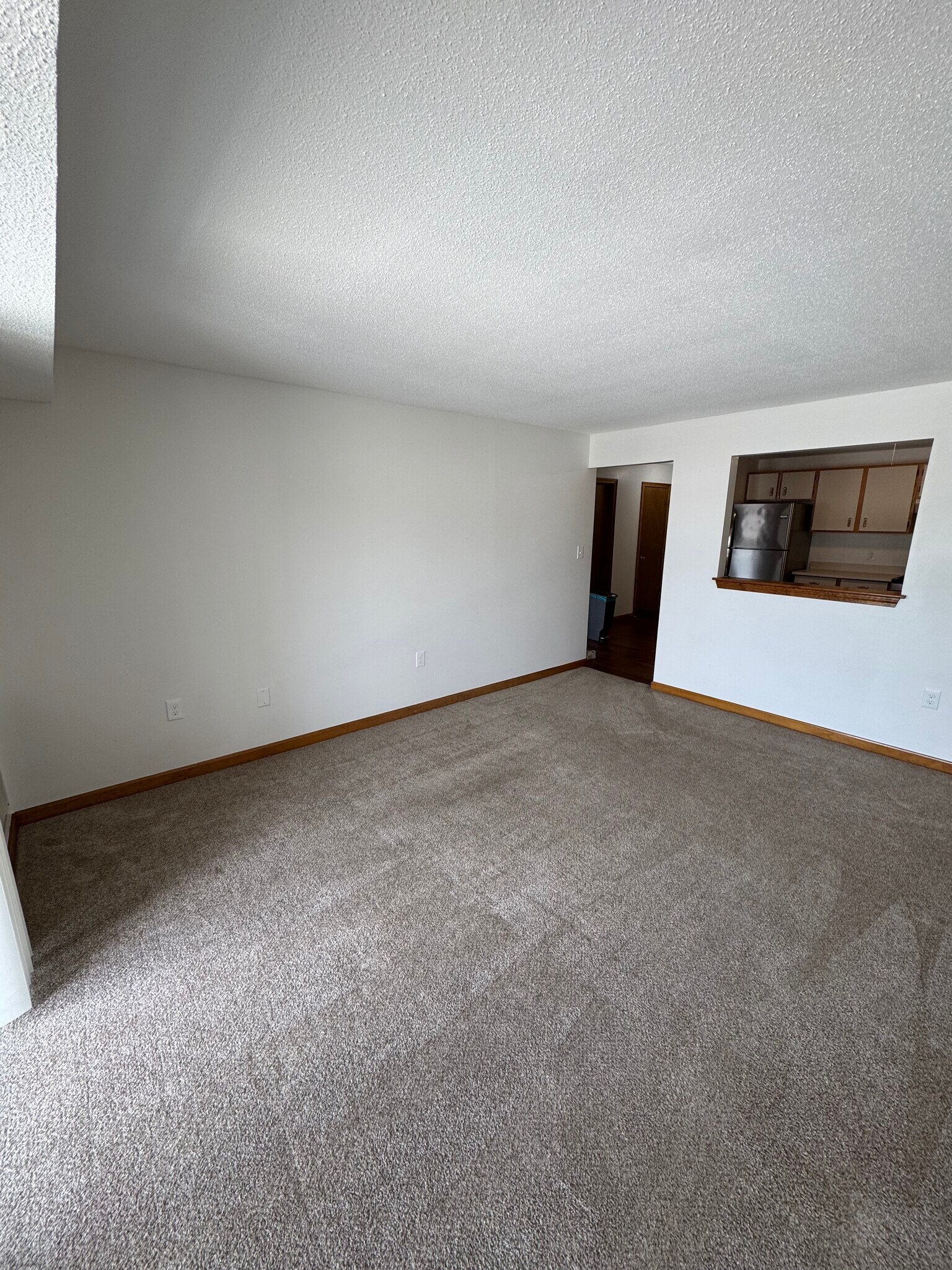 Building Photo - 2 Roedean Dr