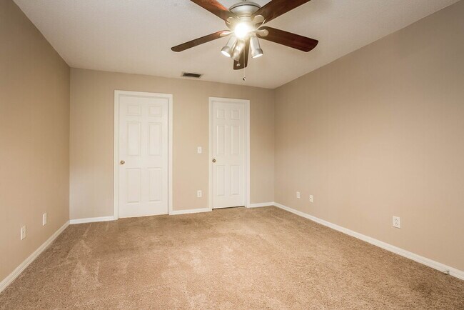 Building Photo - 4020 Windell Pl