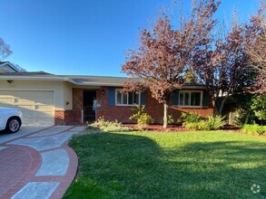 Building Photo - WILLOW GLEN - Beautiful home with updated ...