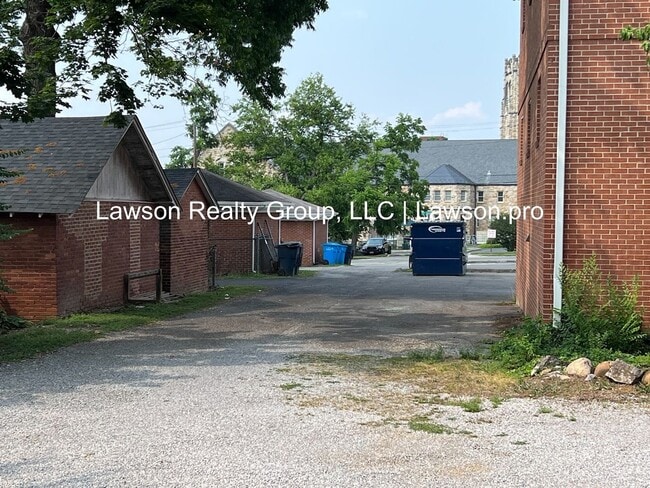 Building Photo - 2217 Jefferson St SW