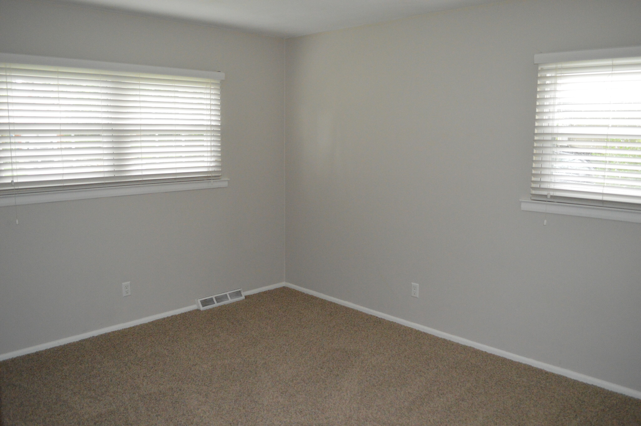 Guest Bedroom 1 - 842 Bricker Blvd