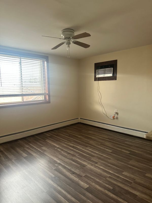 Building Photo - 1075-1077 East Jersey Street, 2left