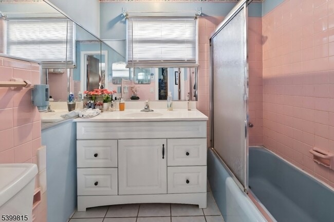 Building Photo - 34 Ward Ave