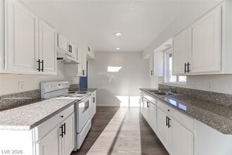 Building Photo - 29 Gold Bar Ct