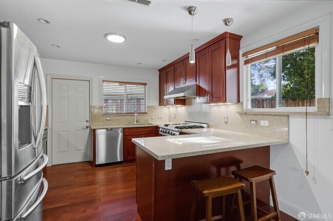 Building Photo - 2061 Ahneita Dr