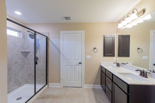 Building Photo - Beautiful 4BR / 2.5BA Home – Walk-In Closet, Covered Deck & Laundry Room