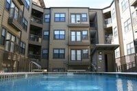 Building Photo - 1/1 in West Campus