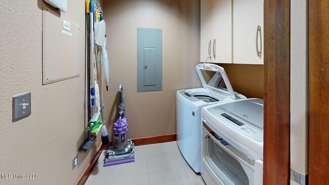 Building Photo - 2060 Beach Blvd