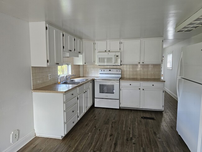 Building Photo - 4346 SE 150th St