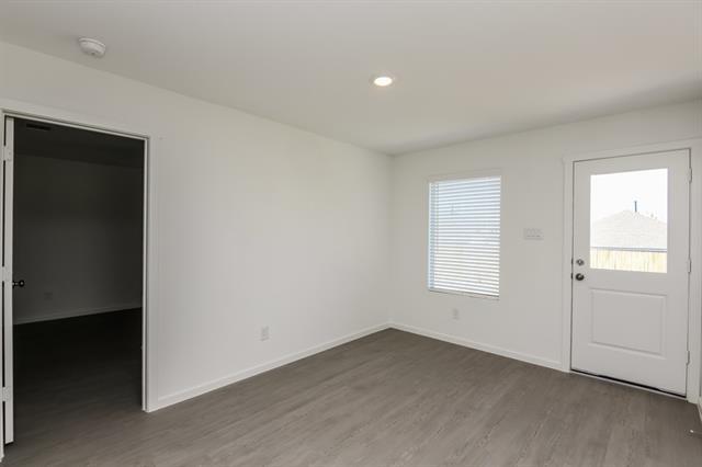 Building Photo - 2745 Ctr Crk Ln