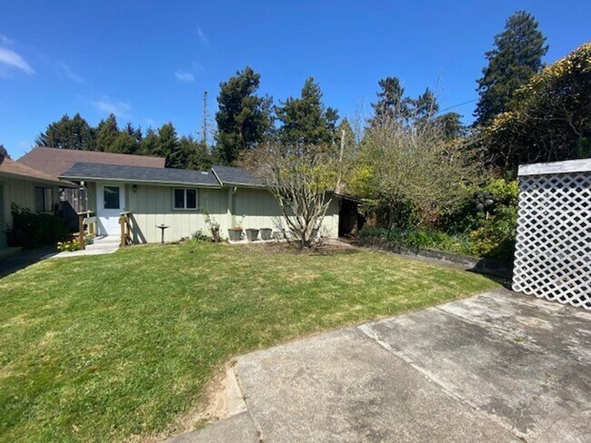 Building Photo - 4303 Horseman Ln