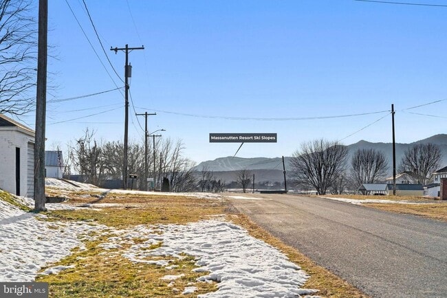 Building Photo - 701 S 2nd St