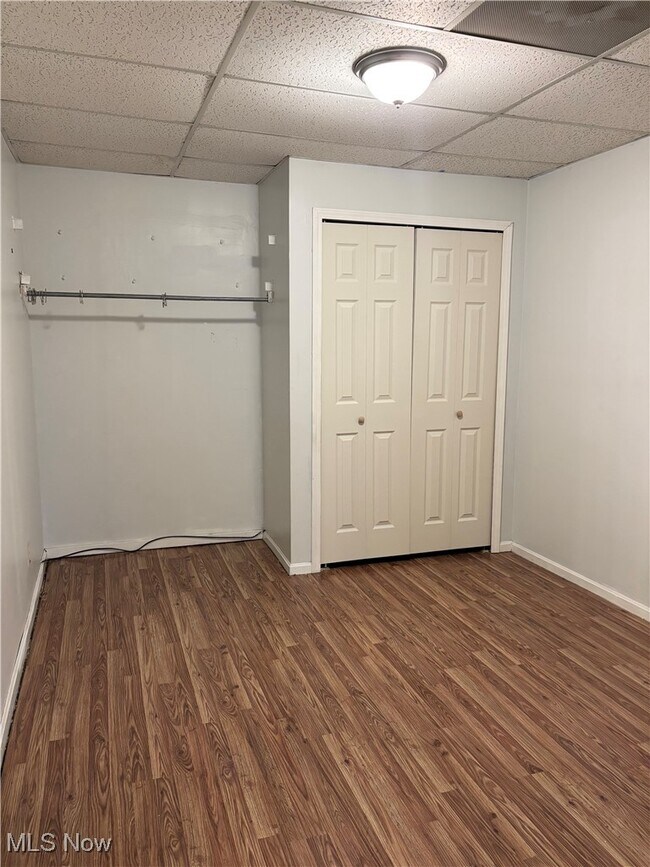 Building Photo - 1066 E 62nd St