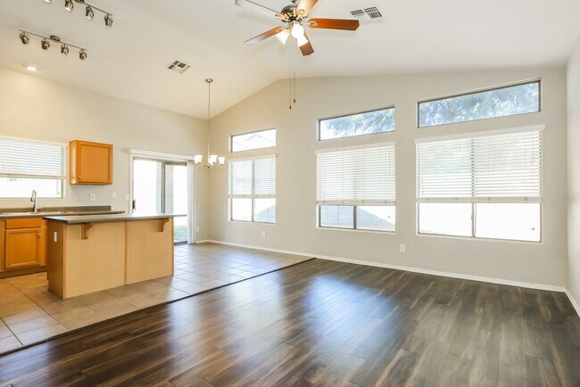 Building Photo - 13426 W Crocus Dr