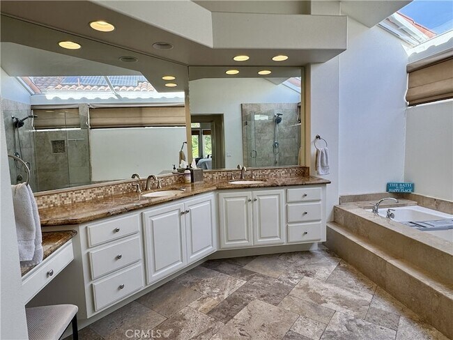 Building Photo - 14 Cala D Or