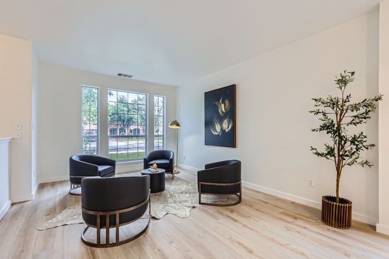 Building Photo - 1200 Boerne Dr