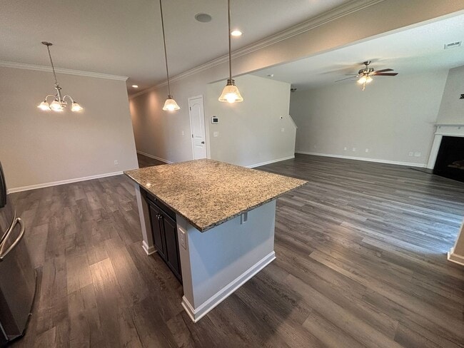 Building Photo - 377 Baymont Dr