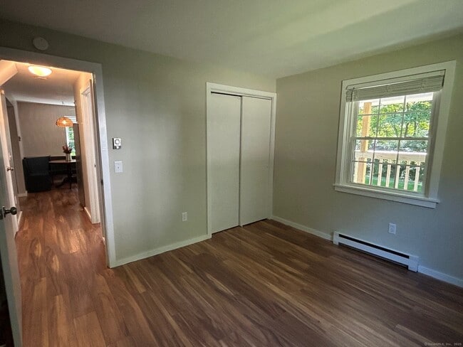 Building Photo - 10 Falls River Cir