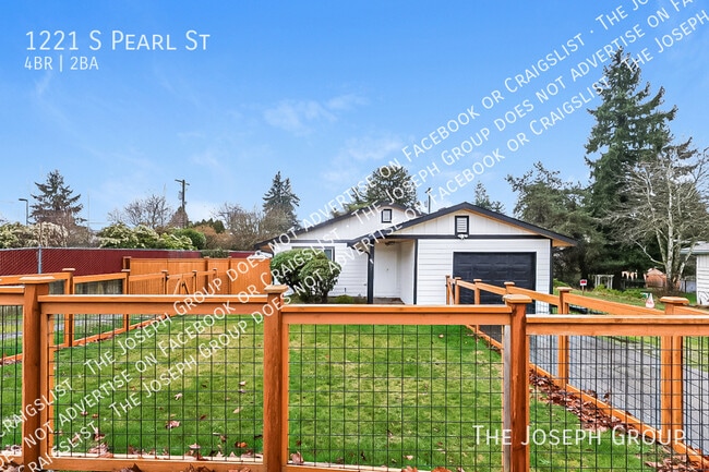 Building Photo - 1221 S Pearl St