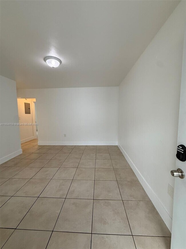 Building Photo - 749 NW 60th St